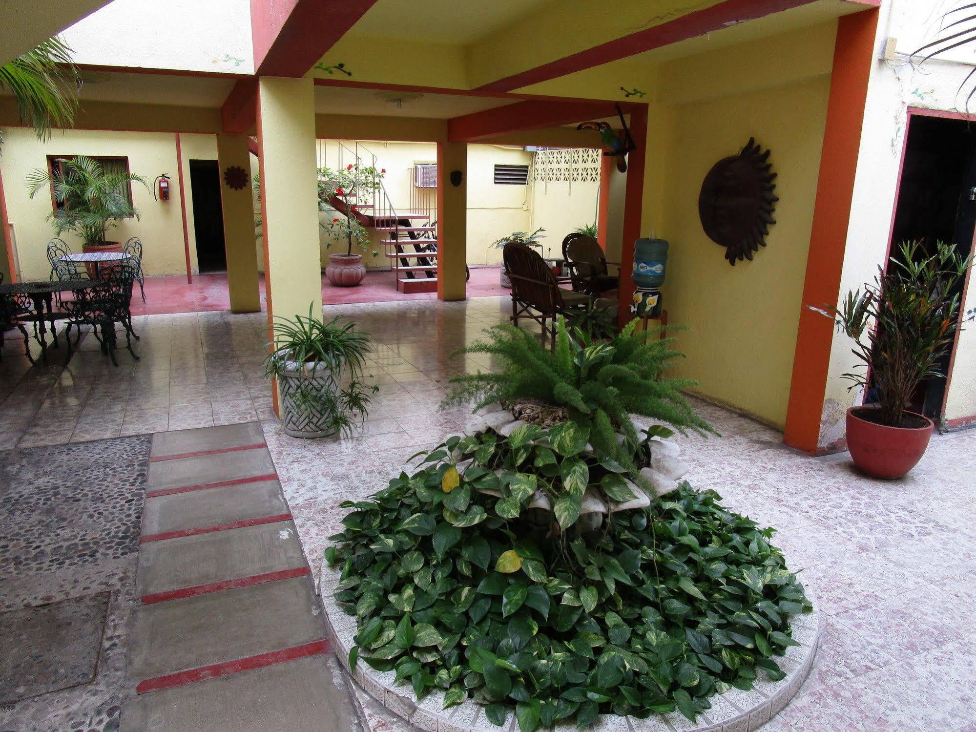 Hotel Lorimar ลาปาซ ภายนอก รูปภาพ